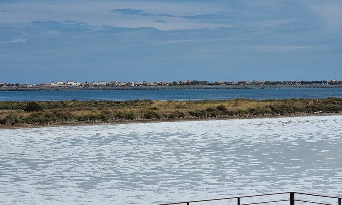Vic-la-Gardiole House | Reconnect with Nature at Les Salines - Guest Rated 9.6