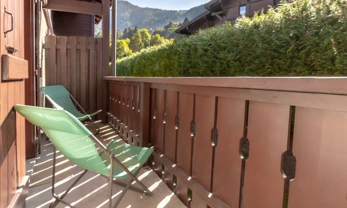 Les Houches Apartment | Les Sapins 11: Family-Friendly Stay Near Ski Lifts