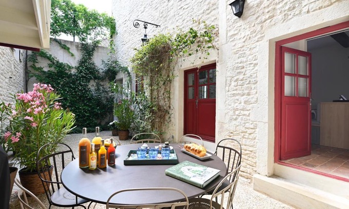 Santenay House | Experience Unmatched Comfort at Les Sarments - 5 Star Rated