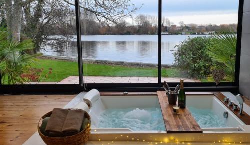 Ardres Hotel | Discover Les Secrets du Lac: Guest Rated 9.1 with Hot Tub