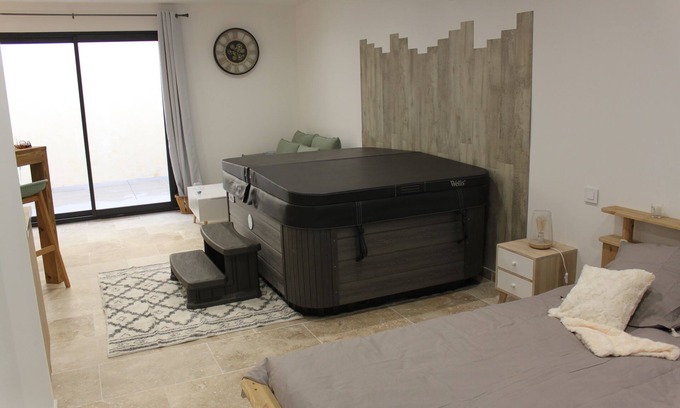 L'Isle-sur-la-Sorgue Apartment | Discover Family-Friendly Comfort at Les Secrets de L'isle
