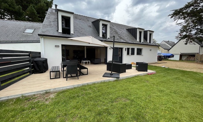 Sarzeau House | Experience Les Solaris: Oceanfront Retreat by the Gulf
