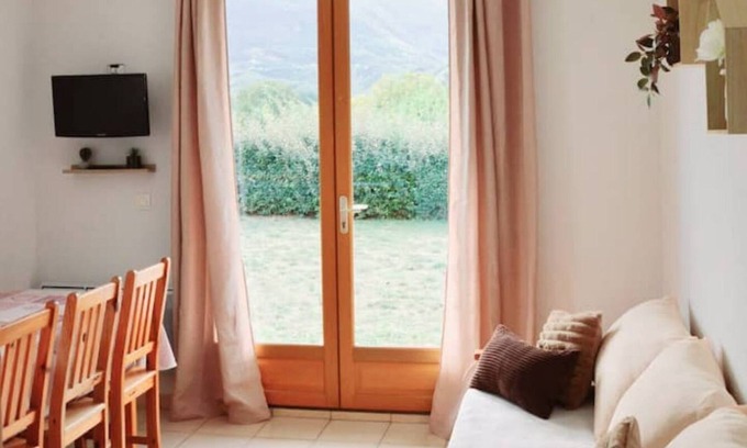 Montbrun-les-Bains Apartment | Pet-Friendly Retreat at Les Sources with Pool & Kitchen