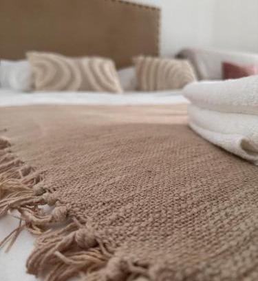4th Arrondissement Apartment | MaisonMars: Cozy Studios with Terrace and Parking Available