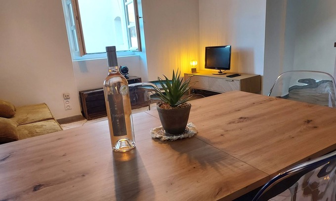 Avignon City Centre Apartment | Unforgettable Stay at Les Teinturiers - 10/10 Guest Rated