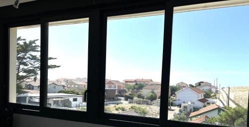 Mimizan-Plage Apartment | Inviting Les Terrasses de l'Océan A11 - Family-Friendly Stay