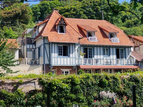 Dieppe Apartment | Oceanfront Escape at Les Terrasses de Puys - Rated 9/10