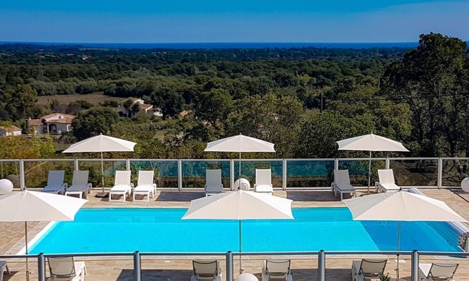 Serra-di-Fiumorbo Apartment | Oceanfront Oasis: Les Terrasses d'Acquacitosa Awaits