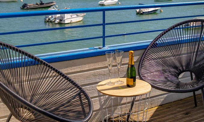 Arradon Hotel | Discover Les Vénètes: Top-Rated with Family-Friendly Amenities