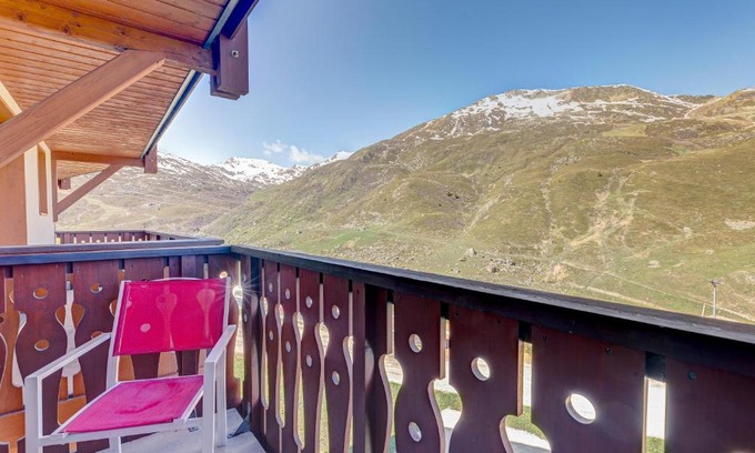 Les Bruyeres Apartment | Pet-Friendly Retreat at Les Valmonts 403 - Guest Rated 8.1