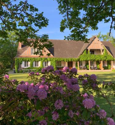 Les Haudeaux Bed & Breakfast | Discover Les Vieux Guays: Oceanfront Retreat with Pool
