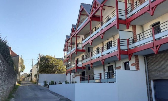 Prefailles Apartment | Guest Rated 9.6: Les Voiles du Clipper with Oceanfront Views