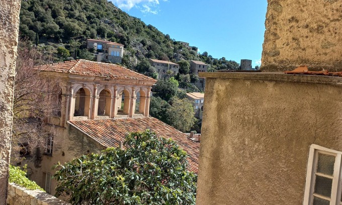 Lama Apartment | Scenic Les Voûtes de Pascaline: Sea & Mountain Views Await