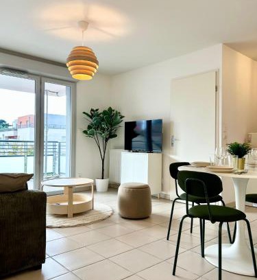 Casselardit Apartment | LEscale des Artistes - Métro - Tramway - Aéroport