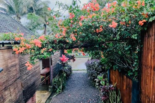 Kecamatan Pringgasela Hotel | Discover Lesehan Cahaya Tetebatu Inn: Family-Friendly Stay
