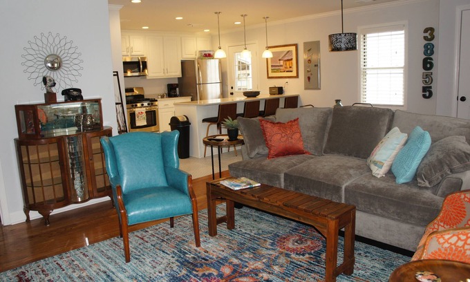 Oxford House | Ideal Retreat Near Oxford Square with Spa and Kitchen