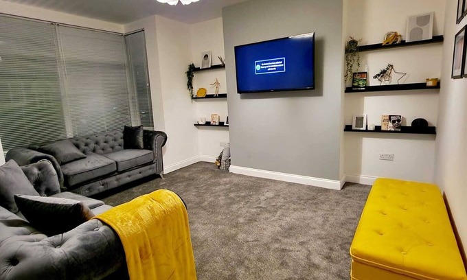Doncaster House | Convenient Hotel Near City Centre - Pet Friendly & Family Amenities