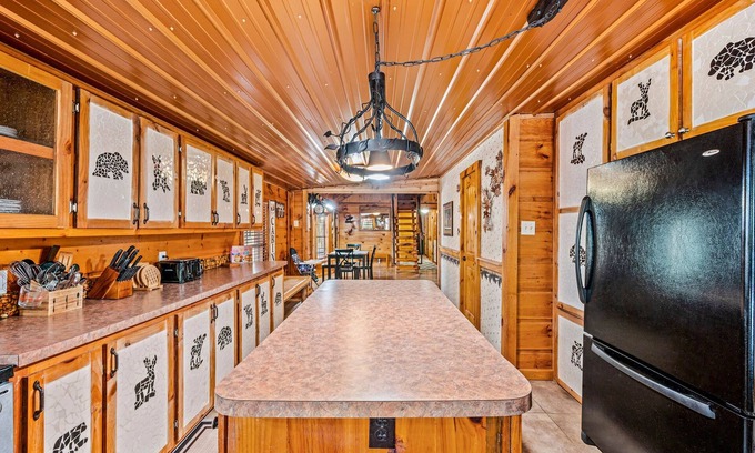 Townsend Cabin | Cozy 3BR Retreat with Hot Tub near National Park