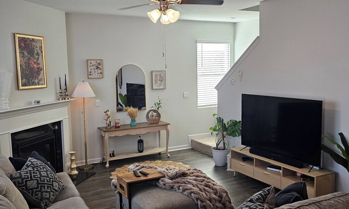 Grovetown House | Less than 13-mile commute to Augusta National Golf Club