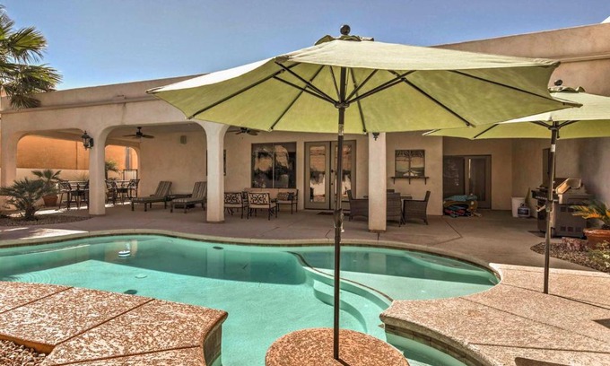 Lake Havasu City House | Experience Lake Havasu City with Private Pool & Patio