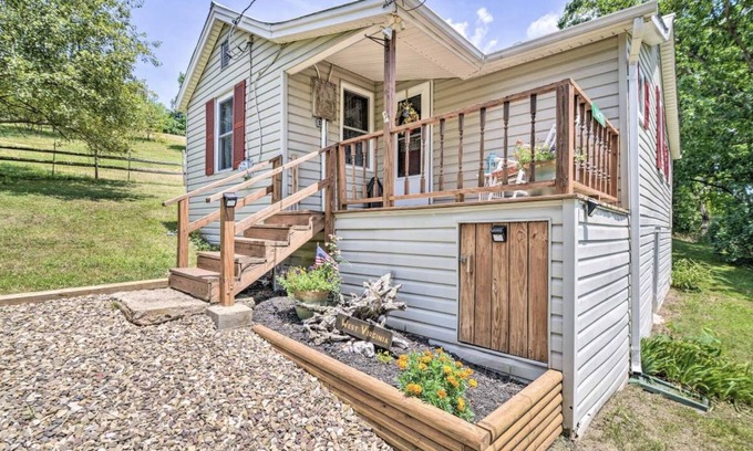 Upper Tract House | Relaxing Hot Tub Retreat Near Smoke Hole - Pet Friendly!