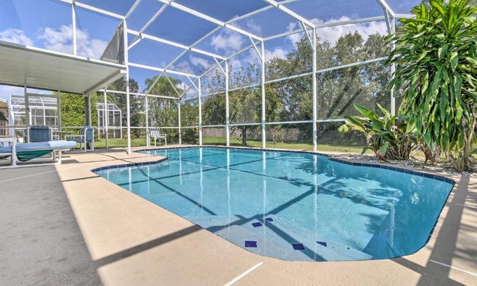 Lindfields House | Family-Friendly Home with Pool Steps from Disney World