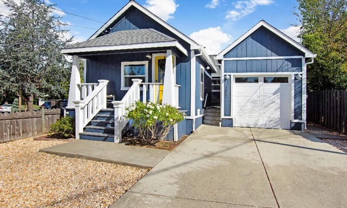 Napa House | Convenient Stay near Downtown with Pet-Friendly Amenities