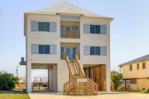 Dauphin Island House | Waterfront Dauphin Island Home Steps to the Beach