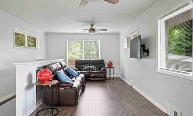 Church Street House | Unforgettable Stays Await at Let the Good Times Roll