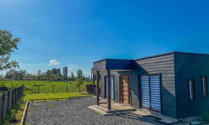 Nuble Region House | Inviting Letice Lodge in Chillán: Pet-Friendly & Spa Retreat