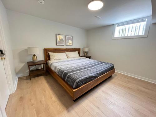 Barrie House | Cozy Letitia Heights: Private Bedroom with Kitchen Access