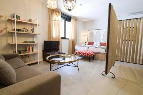 Plaza de Toros Vieja Apartment | Kid-Friendly Retreat at Letmalaga CAC - Rated 8/10