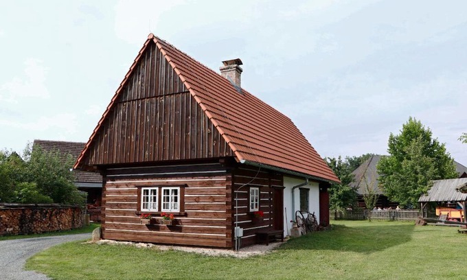 Trebechovice pod Orebem Apartment | Perfect Retreat: Letní byt ve skanzenu for Families
