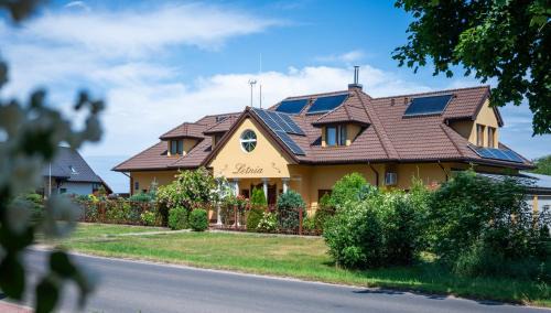 Darlowko Bed & Breakfast | Comfortable Letnia Villa with Sauna and Hot Tub Amenities