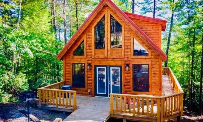 Rogers Cabin | Cozy Retreat at RRG with Hot Tub and Pet-Friendly Amenities