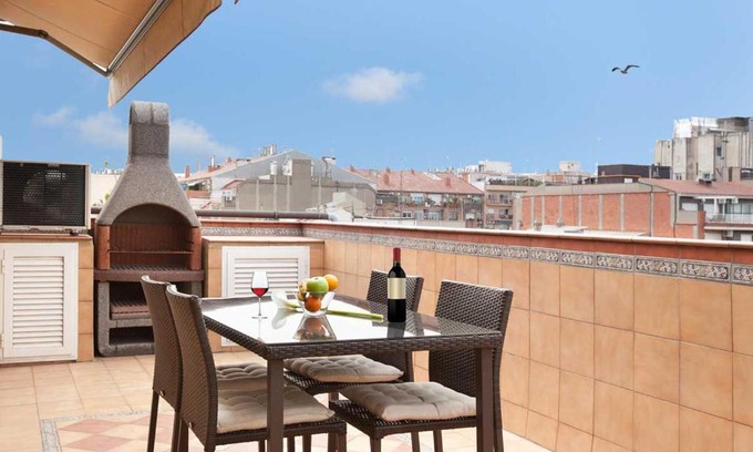 La Sagrada Familia Apartment | Inviting LetsGo Sagrada Familia Penthouse for Families & Pets