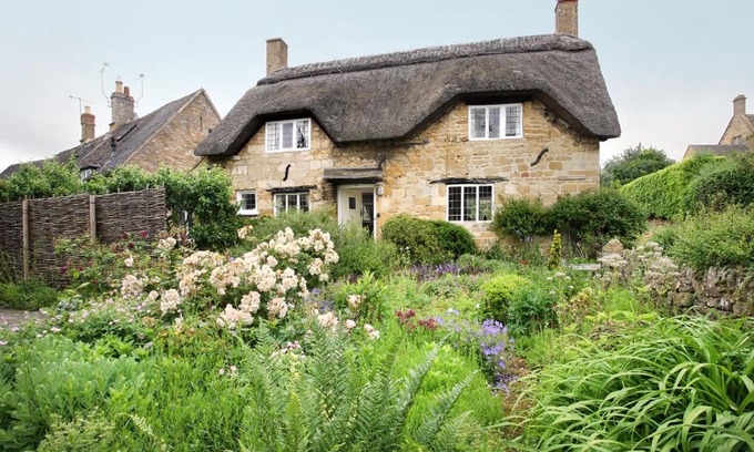 Chipping Campden House | Family-Friendly Retreat at Letterbox Cottage - 4-Star Comfort