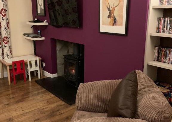 Newtonmore House | Letterbox House: Pet-Friendly Retreat with Breakfast Included