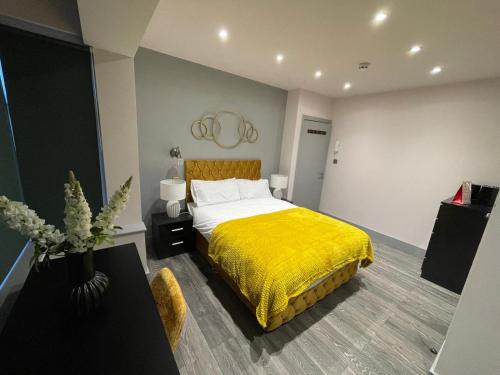 Rayners Lane House | Cozy Letzi Private En-Suite with Kitchen in Harrow