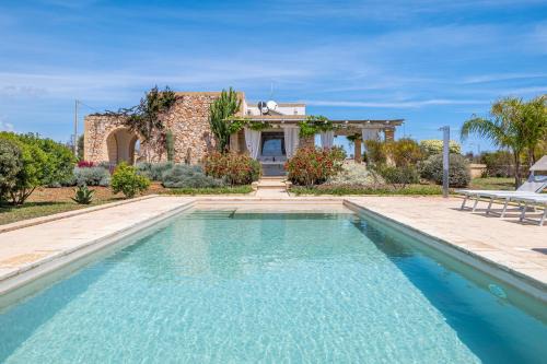 Salve Villa | Discover Leukos: Oceanfront 4-Star Hotel with Pool