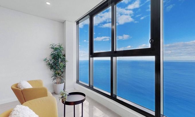 Gold Coast Apartment | Level 65 - Ocean Meriton - Across from the Beach 2 Bedroom Apartment