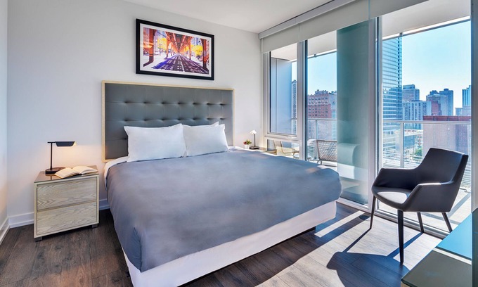 River North Hotel | Elegant Level - Old Town Two Bedroom Suite for Families