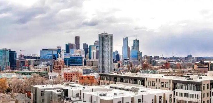 Highland House | Modern Glam Stay with WFH Desk & Child-Friendly Amenities