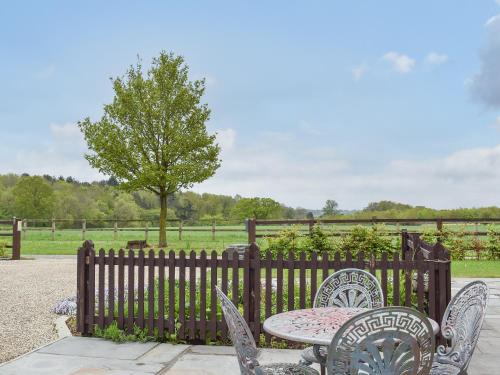Bures House | Discover Family-Friendly Comfort at Leveret Lodge