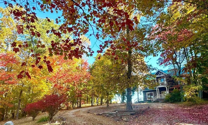 Bostic Cabin | Idyllic Mountain Retreat Near Lake Lure and Asheville