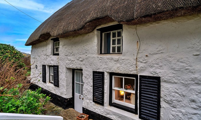 Sennen Cove Cottage | Premier Retreats with Oceanfront Views at Lewcott