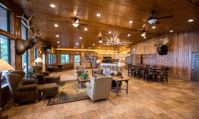 Yankton Hotel | Inviting Lewis and Clark Resort: Pool, Restaurant & More