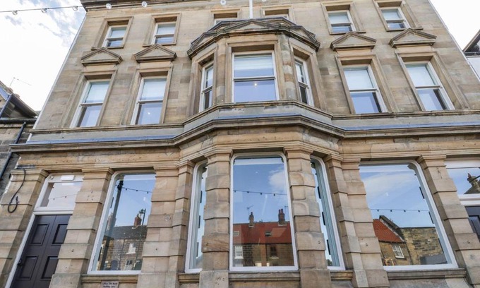 Loftus Apartment | Discover the Lewis Hunton Suite - A 4-Star Retreat