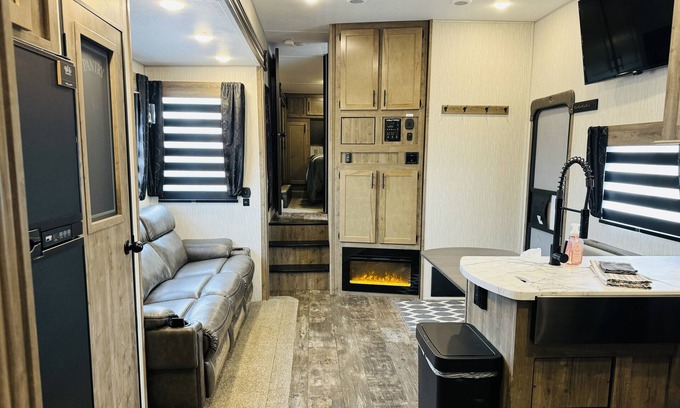 Lewiston House | Convenient Lewiston RV: Steps to Airport, Family-Friendly Stay