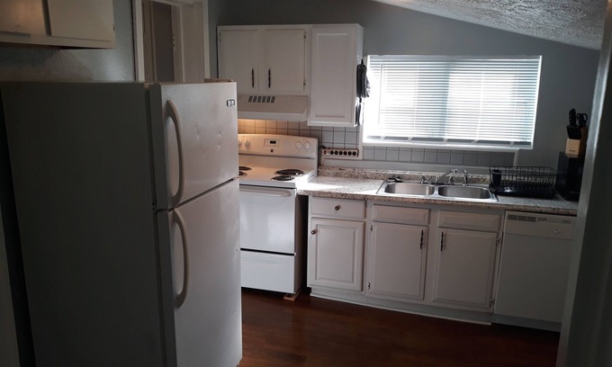 Maysville Apartment | Family-Friendly Getaway at Lexington Street Hotel